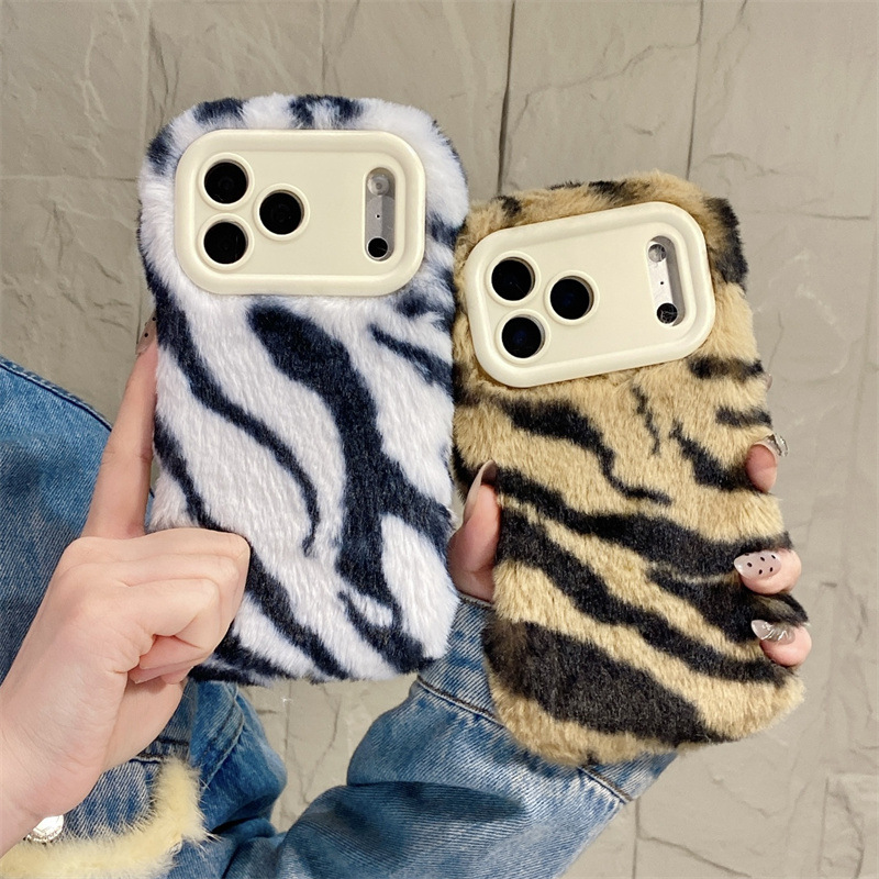 豪華なゼブラ柄ふわふわプラッシュスマホケース iPhone  - Phone Cases For Iphone 16 のレビューと価格